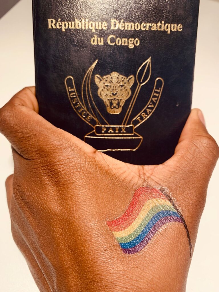 main passeport dalele2 Voix Lesbiennes